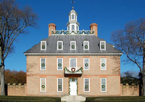 colonial williamsburg buildings.